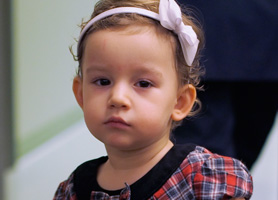 Headshot of a small child (Ceren)