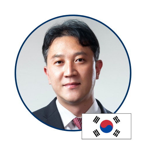 Portrait of faculty member Dong-Gune Chang
